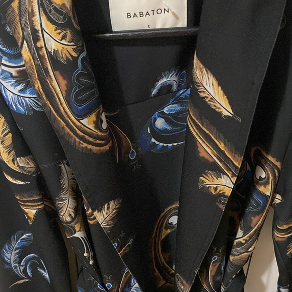 ⭐️Aritzia Babaton Kahlo Robe❤️EUC - Picture 5 of 10